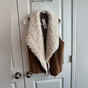 NWT BB Dakota Steve Madden Vest Large Brown with Fur Collar